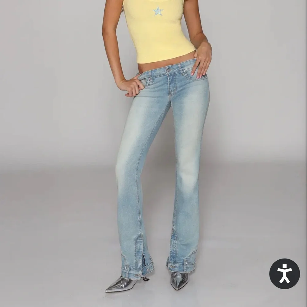 REVICE “FARRAH FLARE” Light Wash Flare Jeans in Pale Blue Waist Band Leg Opening - Picture 1 of 6